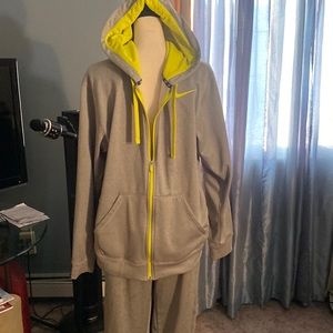 nike thrrma fit jogger